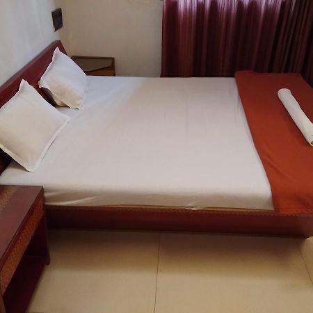 Agrawal Bhavan Budget Stay Only For Indians Mumbai Exterior photo