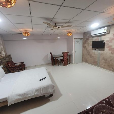 Agrawal Bhavan Budget Stay Only For Indians Mumbai Exterior photo